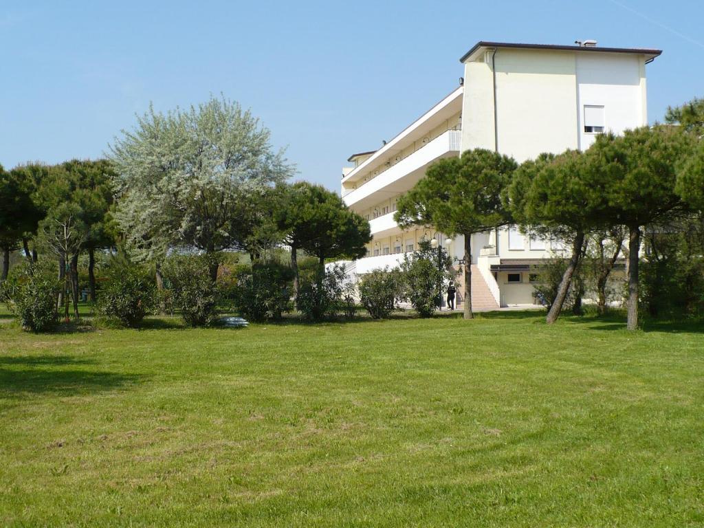 Готель Casa Per Ferie Maria Assunta Лідо-ді-Єзоло Екстер'єр фото