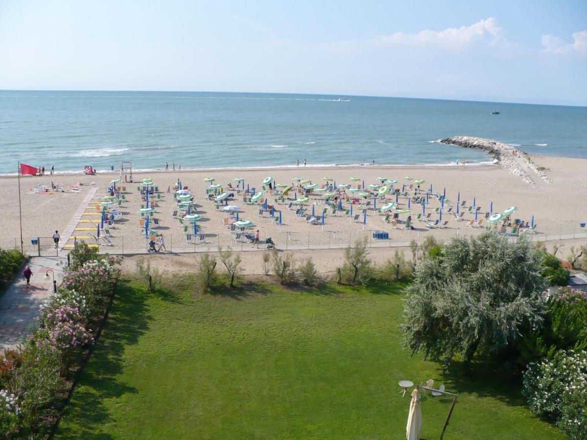 Готель Casa Per Ferie Maria Assunta Лідо-ді-Єзоло Екстер'єр фото